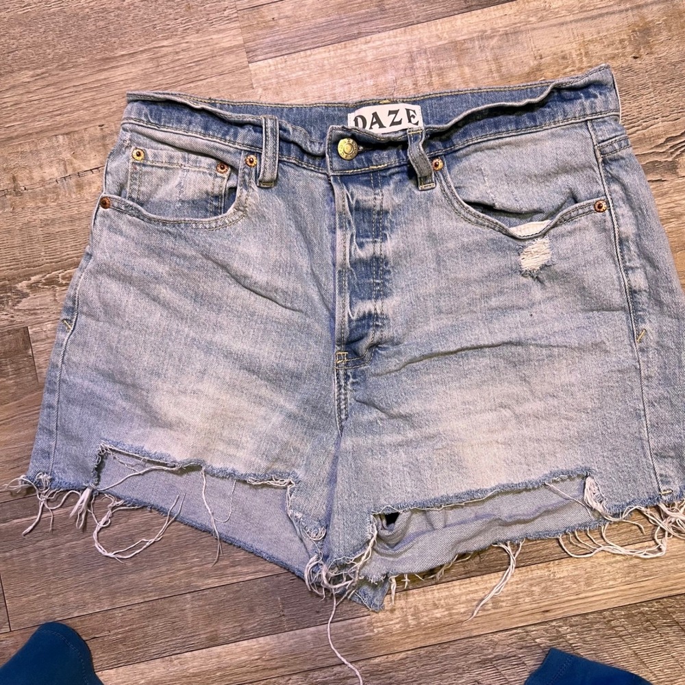 DAZE Womens Denim‎ Shorts Tough Love High Rise Cut Off Light Wash Size 29